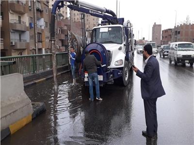 معدات وسيارات شفط المياه للشوارع