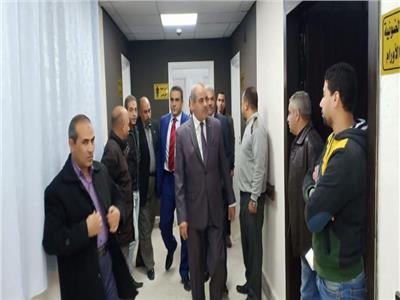 رئيس جامعة الأزهر في زيارة مفاجئة لمستشفى سيد جلال الجامعي