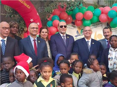 المنظمة الأفريقية لتنشيط السياحة تحتفل بالكريسماس مع 500 لاجئ