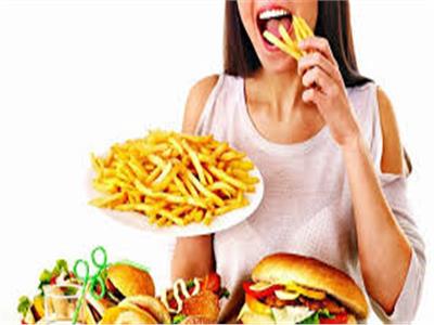 4 عادات غذائية سيئة تُصيبك بالسمنة