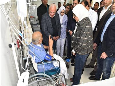 وزيرة الصحة ومحافظ بورسعيد خلال تفقد مستشفى  النصر التخصصي