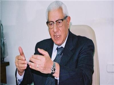 رئيس المجلس الأعلي لتنظيم الاعلام مكرم محمد أحمد 