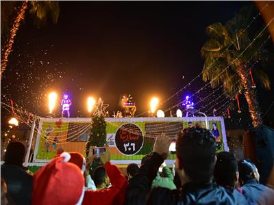 سكان الدقي وشيراتون ودمياط وطنطا يستقبلون العام الجديد في شارع ٣٠٦ 