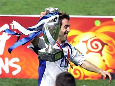 قائد الكرة اليونانية جورجيوس كاراجونيس بطل أمم أوروبا 2004