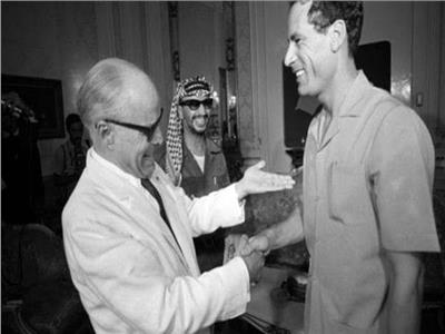 معمر القذافي والحبيب بورقيبة