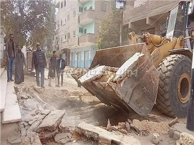 إزالة 64 حالة تعدى بشارع الطراد بمغاغة بالمنيا تمهيداً لرصفه