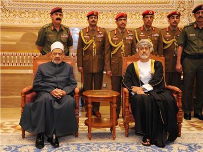 شيخ الأزهر يلتقي سلطان عمان ويعرب عن تعازيه في وفاة السلطان قابوس