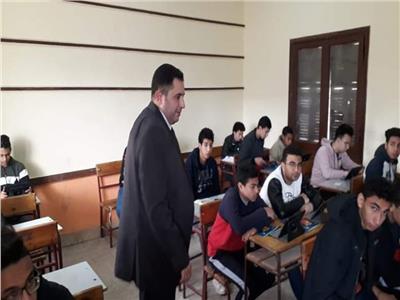  نائب محافظ القاهرة يتفقد سير لجان الامتحانات