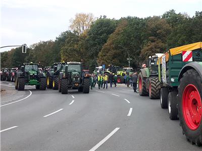  مظاهرات في برلين بالجرارات الزراعية تضامنا مع «البيئة»