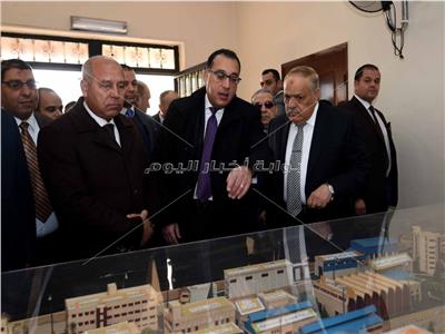 رئيس الوزراء يزور مصنع سيماف _ تصوير: أشرف شحاتة
