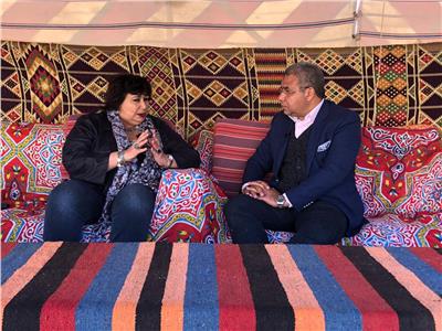  وزيرة الثقافة في ضيافة خيمة بدوية على شاشة سكاى نيوز عربية