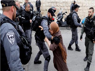 الشرطة الإسرائيلية تقتحم المسجد الأقصى وتعتدي على المصلين