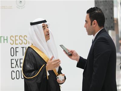 مدير منظمة الإيسيسكو د. سالم بن محمد المالك خلال حواره مع الأخبار
