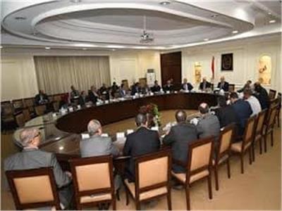 وزير الإسكان ومحافظ القاهرة يبحثان الوضع بماسبيرو