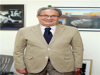 د. محمد العزازى رئيس جامعة مصر للعلوم والتكنولوجيا