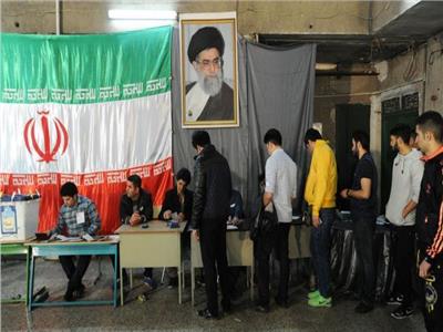 الإيرانيون يبدأون التصويت في الانتخابات البرلمانية