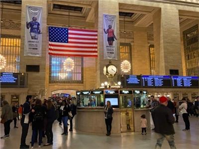 بالصور| شاهد دموع وقبلات الألعاب في محطة جراند سنترال نيويورك 