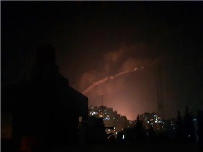 الدفاعات الجوية السورية تتصدى لأهداف معادية جنوب دمشق