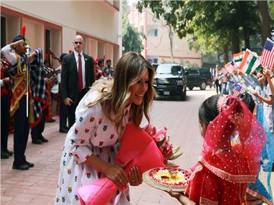 ميلانيا ترامب خلال زيارتها لمدرسة سارفودايا بالهند -  رويترز
