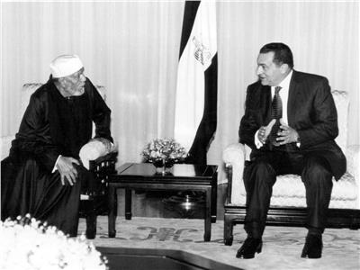 علاقة الرئيس الأسبق مبارك بـ«الشيخ الشعراوي»و«البابا شنودة»