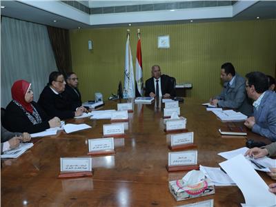 وزير النقل يتابع موقف تطوير المجرى الملاحي «القاهرة / الإسكندرية» ومشروع RIS