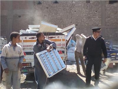 الوحدة المحلية بمدينة أسوان تنفذ حملة لغلق مخازن الخردة