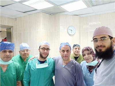 إجراء جراحة دقيقة بالمنظار لطفلة حديث الولادة بمستشفى طور سيناء