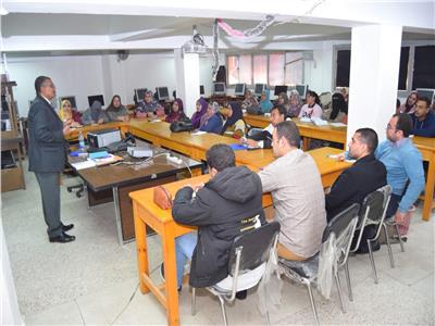 دورة تدريبية عن «قانون الخدمة المدنية» للعاملين بجامعة سوهاج