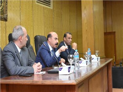 محافظ أسوان يعلن عن تنظيم مسابقة لأحسن 5 عربات حنطور ويشدد على مصادرة أسوء 5 عربات
