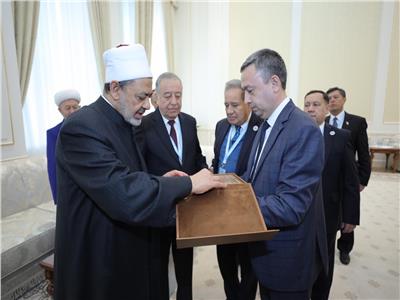 رئيس جمهورية أوزباكستان والإمام الأكبر الدكتور أحمد الطيب