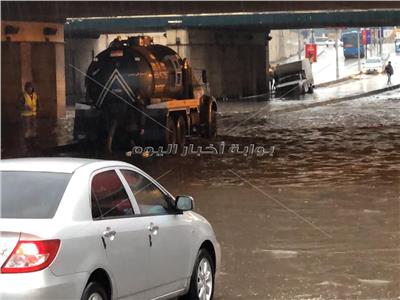 مياه الأمطار تغرق شوارع القاهرة والمحافظات