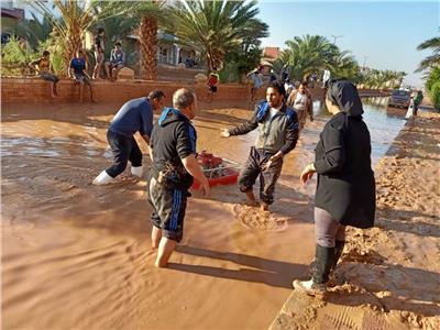  نائب محافظ جنوب سيناء تتابع أعمال «كسح المياه» من الطرق الرئيسية
