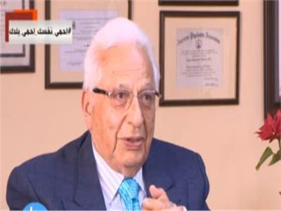 الدكتور أحمد عكاشة أستاذ الطب النفسى