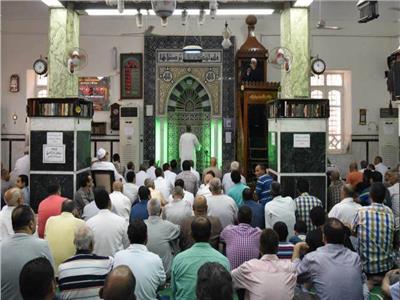 صلاة الجمعة بأحد المساجد في مصر- أرشيفية