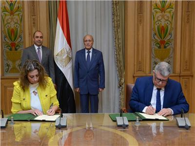 توقيع بروتوكول تعاون بين "الإنتاج الحربي" و"العربي الأفريقي" في مجال إقامة محطات الطاقة الشمسية