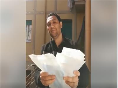 في رسالة بالفيديو| مصري مقيم بروما: الإيطاليون شكرونا على المساعدات ونشعر بالفخر