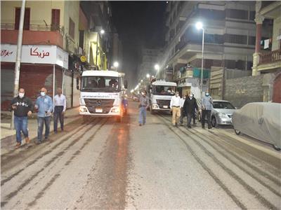 محافظ أسيوط يواصل حملات حملة رش وتطهير ونظافة المدينة 