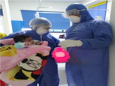 طاقم مستشفى العجمي وأصغر مصابة بكورونا