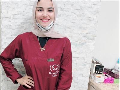 الدكتورة دينا إسماعيل مرزوق أخصائي طب وجراحة الفم والأسنان 