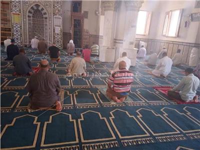 مساجد جنوب سيناء تستقبل المصلين بالتعقيم والتطهير