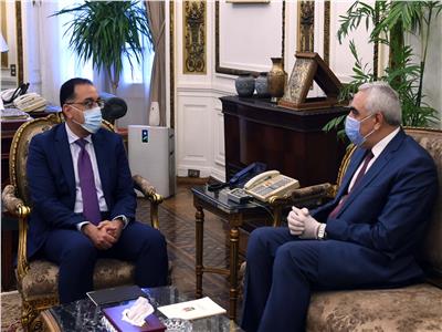 رئيس الوزراء يلتقى السفير العراقى بمصر