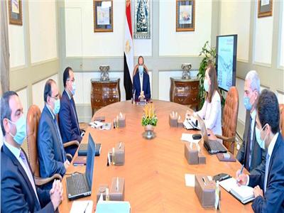 الرئيس السيسي خلال اجتماعه اليوم مع رئيس الوزراء ووزيرة التخطيط