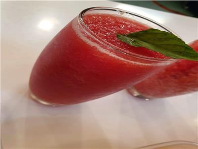   مشروب اليوم.. «عصير البطيخ» بدون سعرات على طريقة سالي فؤاد 