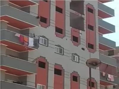إزالة 6 أدوار مخالفة بأحد الأبراج السكنية في المحلة