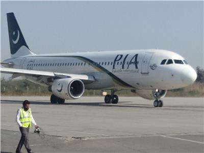 تحطم طائرة يتسبب في فصل 262 طيارا في باكستان