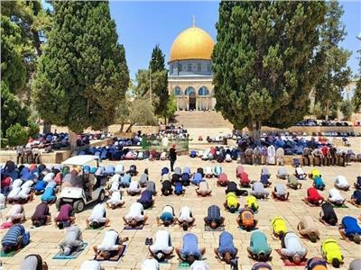 صورة من أداء الصلاة بالمسجد الأقصى اليوم