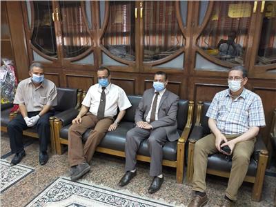 رئيس جامعة الوادي الجديد يبحث مع عميد طب اسيوط تسير قوافل طبيه لعلاج المواطنين