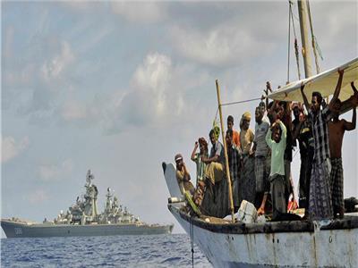 قراصنة يحتجزون 13 بحارا روسيًا وأوكرانيًا خلال هجوم على ناقلة نفط في خليج غينيا