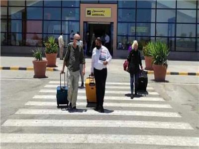 مطار مرسى علم يستقبل 180 سائحا قادمين من صربيا 