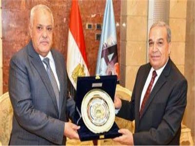 رئيس العربية للتصنيع يكرم وزير الإنتاج الحربى الجديد